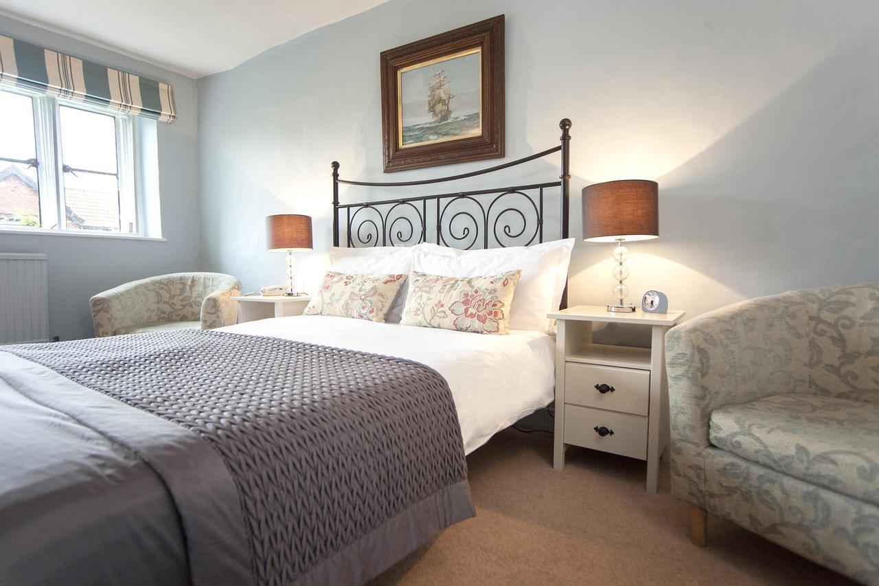 Hotel The Conigre Melksham Esterno foto