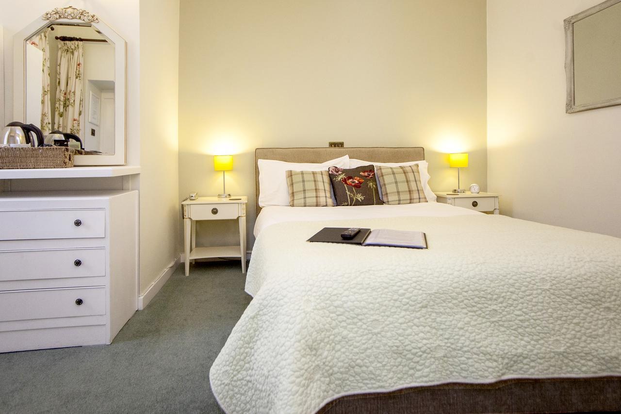 Hotel The Conigre Melksham Esterno foto